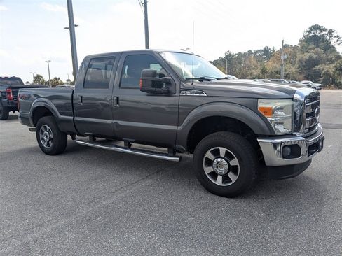 Used 2015 Ford F250 Lariat w/ Lariat Interior Package image 2