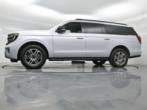 Used 2025 Ford Expedition Max Active AWD/4WD image 58