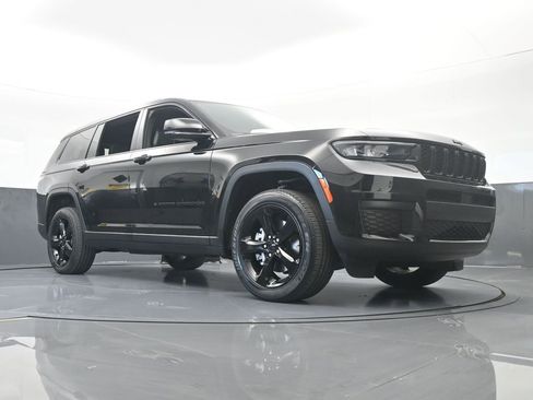 Used 2024 Jeep Grand Cherokee L Altitude image 65