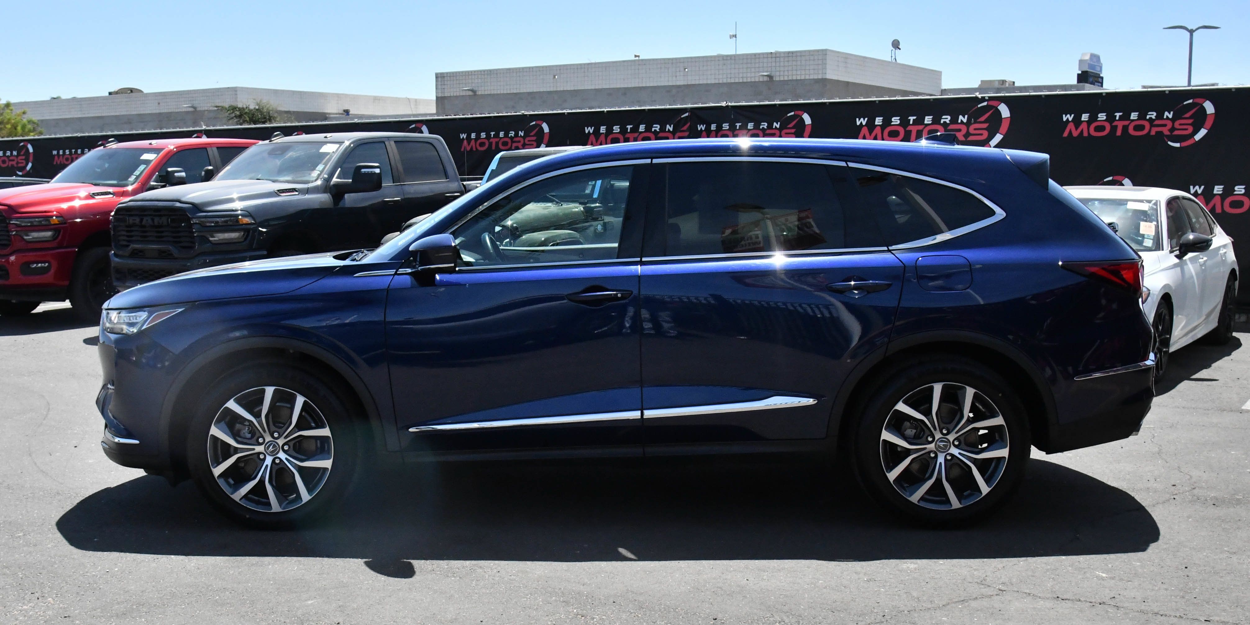 Used 2022 Acura MDX w/ Technology Package FWD image 4