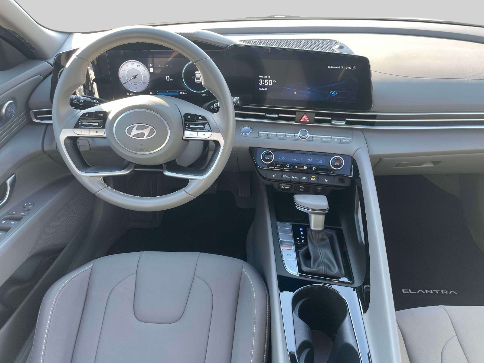 Used 2024 Hyundai Elantra SEL w/ Convenience Package FWD image 12