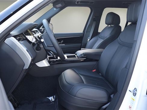 New 2025 Land Rover Range Rover SE image 12