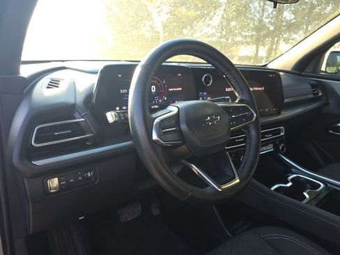 Used 2024 Chevrolet Traverse LS w/ Midnight/Sport Edition image 6