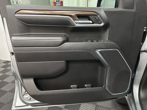 Used 2023 Chevrolet Silverado 1500 RST image 18