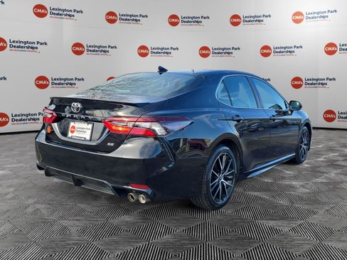 Used 2022 Toyota Camry SE image 7
