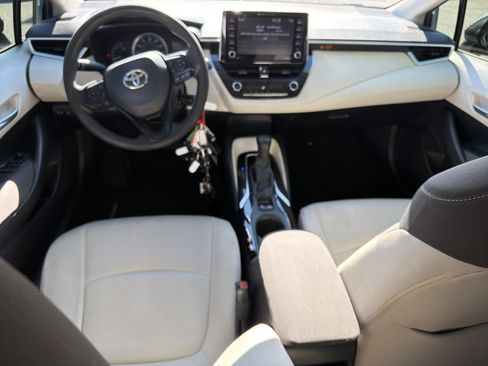 Used 2021 Toyota Corolla LE image 4