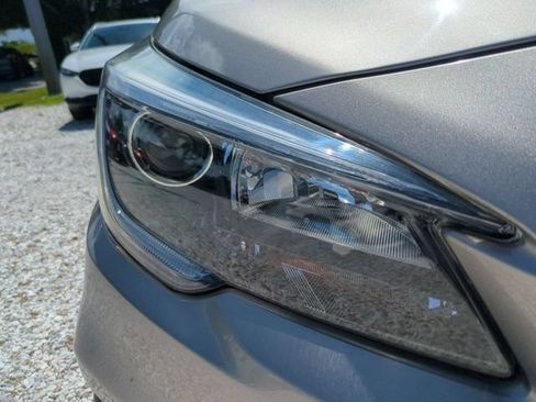 Used 2019 Subaru Outback 2.5i Limited w/ Popular Package #2 AWD/4WD image 11