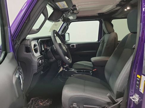 New 2026 Jeep Wrangler Unlimited Sahara w/ Whitecap Package AWD/4WD image 9