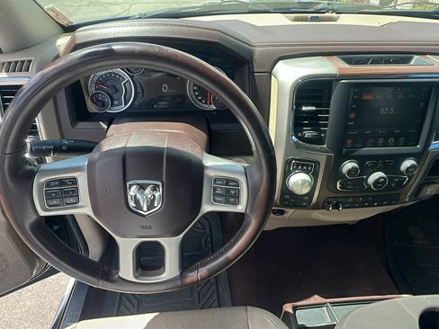 Used 2014 RAM 1500 Laramie w/ Convenience Group AWD/4WD image 10