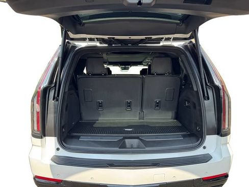 Used 2025 Cadillac Escalade Sport Platinum w/ LPO, Floor Liner Package AWD/4WD image 18