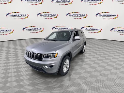 Used 2021 Jeep Grand Cherokee Laredo w/ Security & Convenience Group AWD/4WD image 4