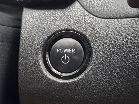 Used 2025 Toyota Camry SE w/ Convenience Package FWD image 22