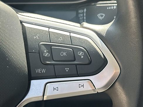 Used 2025 Volkswagen Jetta SE FWD image 25
