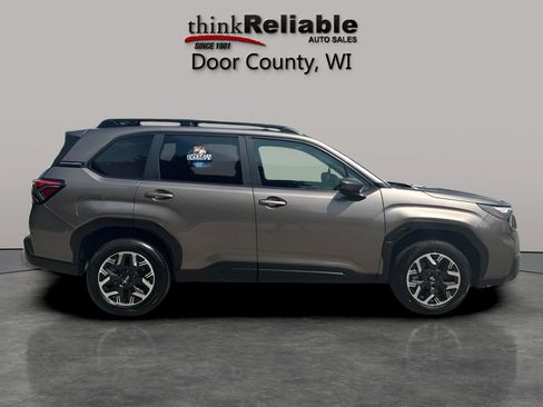 Used 2025 Subaru Forester Premium AWD/4WD image 6