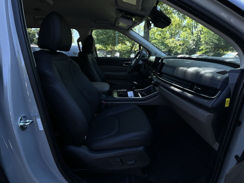 New 2026 Kia Carnival EX FWD image 43
