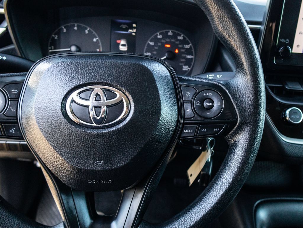 Used 2024 Toyota Corolla LE FWD image 28
