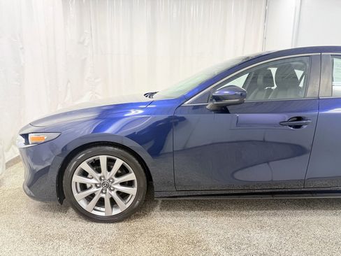 Used 2021 MAZDA MAZDA3 s image 4