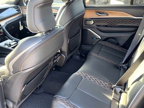 New 2025 Jeep Grand Cherokee Summit image 11