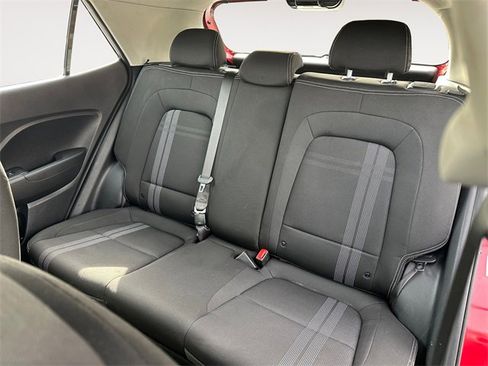 Used 2022 Hyundai Venue SEL image 13