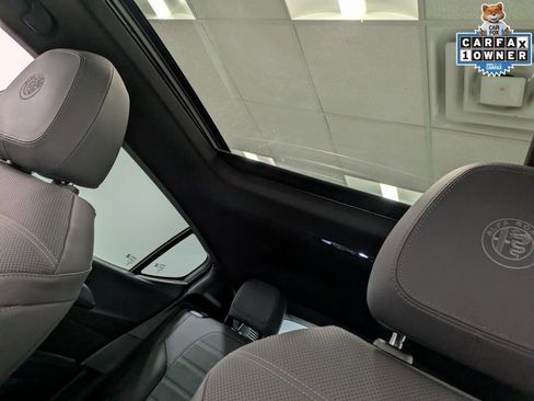 Used 2024 Alfa Romeo Tonale Ti w/ Premium Interior Package image 22