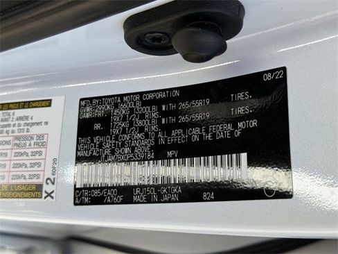 Used 2023 Lexus GX 460 Premium w/ Accessory Package image 37