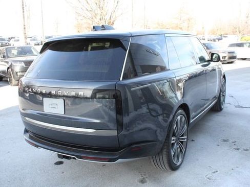 New 2026 Land Rover Range Rover Long Wheelbase SE image 2