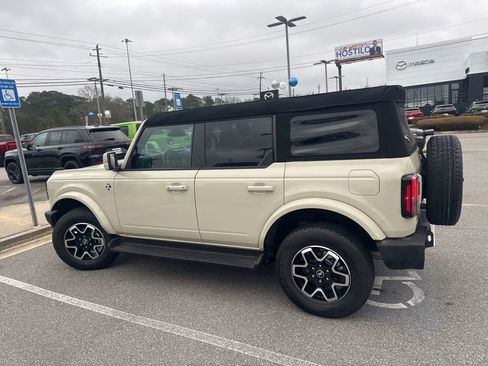 Used 2025 Ford Bronco Outer Banks image 12