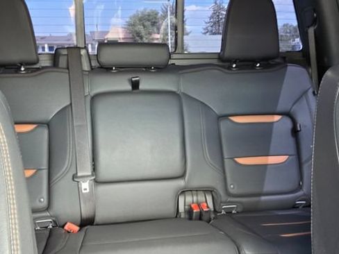 Used 2025 GMC Sierra 2500 AT4 w/ AT4 Premium Plus Package AWD/4WD image 26