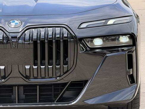 Used 2023 BMW 760i xDrive AWD/4WD image 10