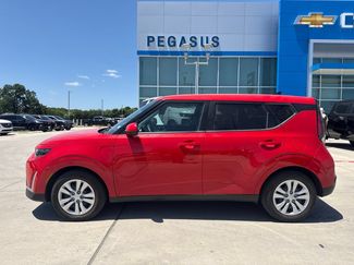 Used 2024 Kia Soul LX FWD video 2