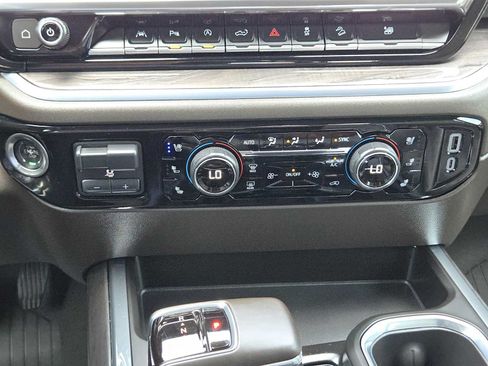 Certified 2024 Chevrolet Silverado 1500 LTZ w/ LTZ Premium Package AWD/4WD image 19