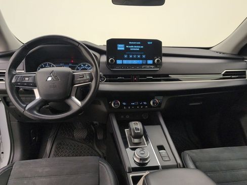 Used 2022 Mitsubishi Outlander SE image 5