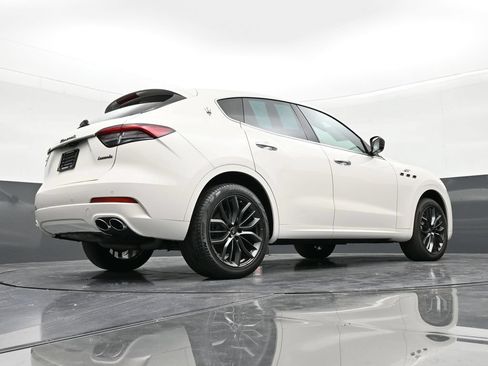 Used 2024 Maserati Levante GT Ultima AWD/4WD image 22