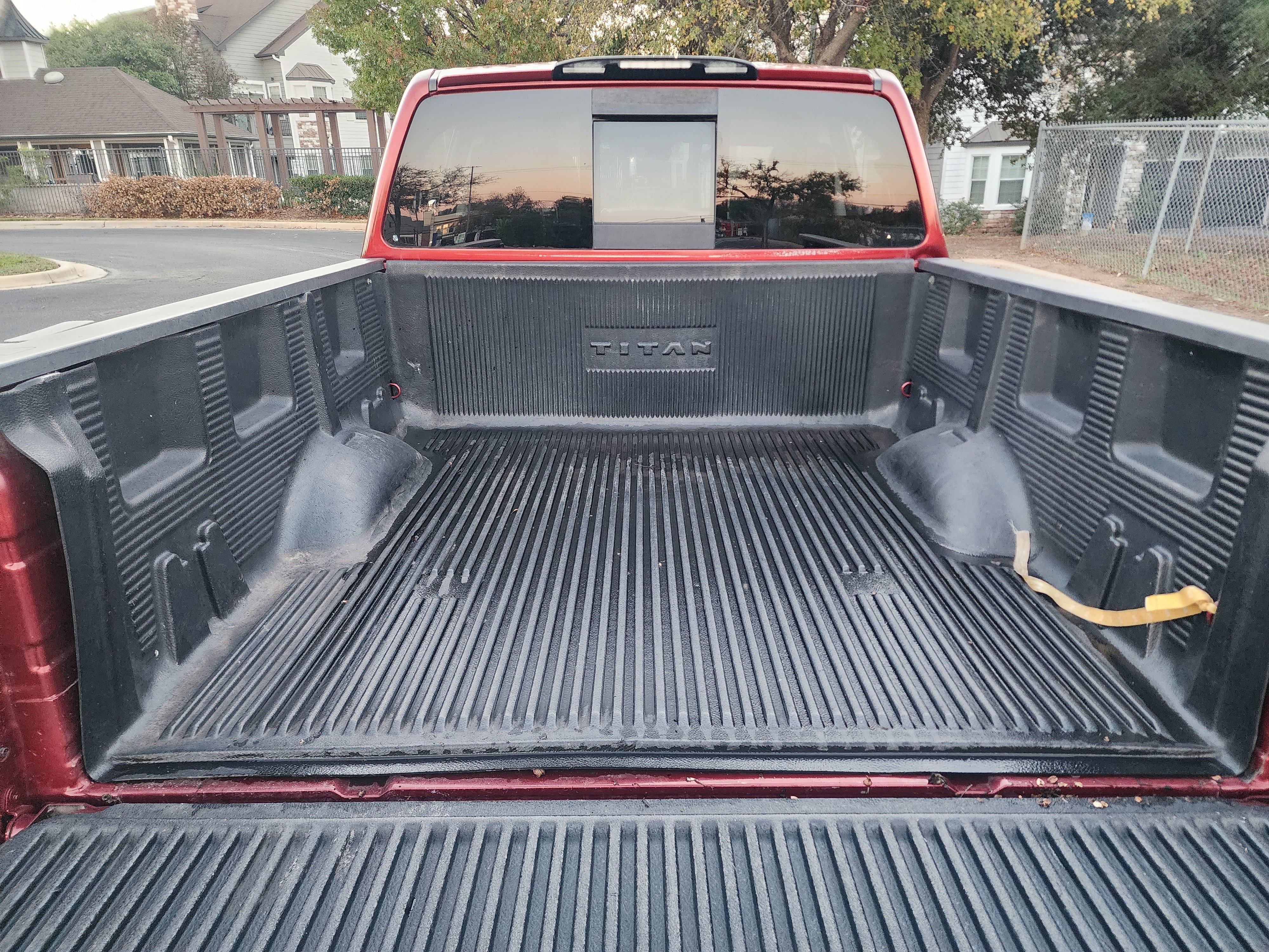 Used 2018 Nissan Titan SV w/ SV Convenience Package AWD/4WD image 10