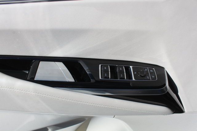 Used 2025 Cadillac Escalade Sport Platinum w/ LPO, ONYX Package AWD/4WD image 41
