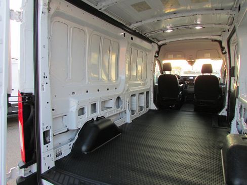 Used 2022 Ford Transit 250 Medium Roof image 23