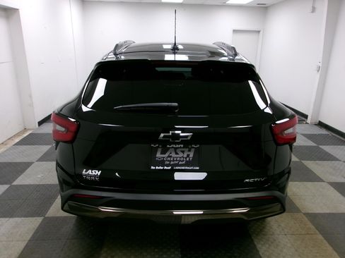 Used 2026 Chevrolet Trax ACTIV w/ Driver Confidence Package FWD image 11