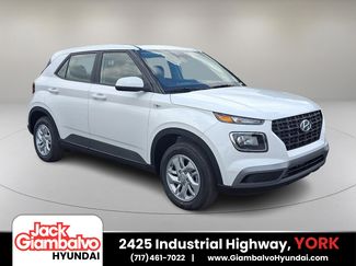 New 2025 Hyundai Venue SE video 1