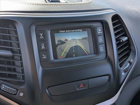 Used 2016 Jeep Cherokee Latitude image 13