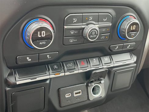 Used 2019 Chevrolet Silverado 1500 LT w/ Texas Edition image 50