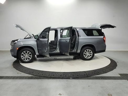 Used 2023 Chevrolet Suburban Premier AWD/4WD image 13