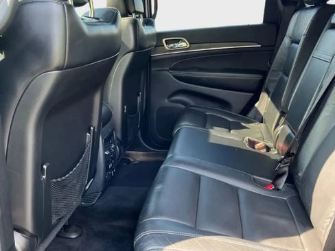 Used 2017 Jeep Grand Cherokee Limited AWD/4WD image 10