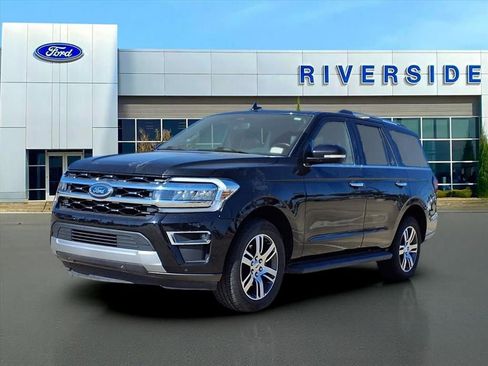 Used 2024 Ford Expedition Limited image 3