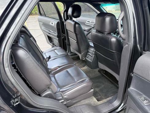 Used 2014 Ford Explorer XLT w/ Equipment Group 202A FWD image 13