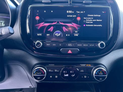 Certified 2023 Kia Soul LX FWD image 19
