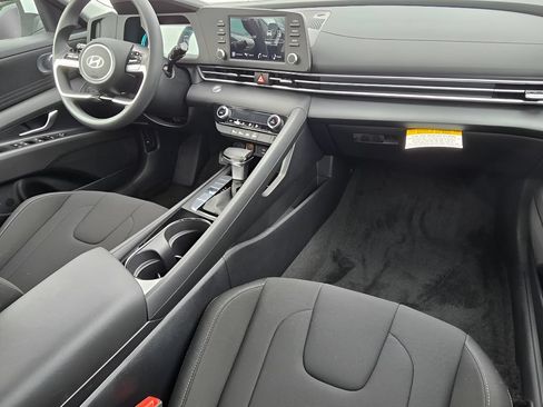New 2026 Hyundai Elantra Hybrid FWD image 28
