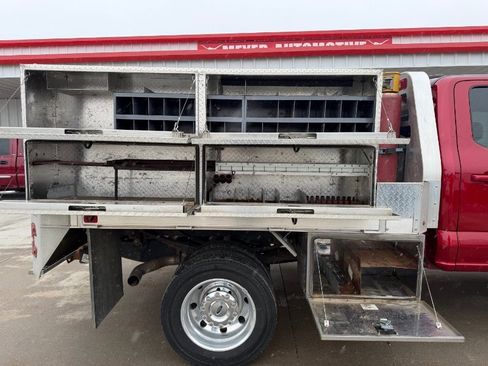 Used 2022 Ford F550 4x4 Crew Cab Super Duty w/ Lariat Value Package image 9