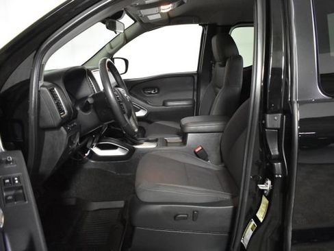 Used 2022 Nissan Frontier SV AWD/4WD image 11