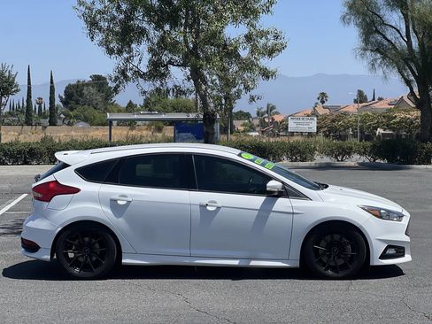 Used 2018 Ford Focus ST FWD image 29