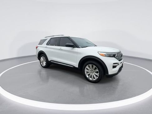 Used 2024 Ford Explorer Limited w/ Limited Technology Package image 2